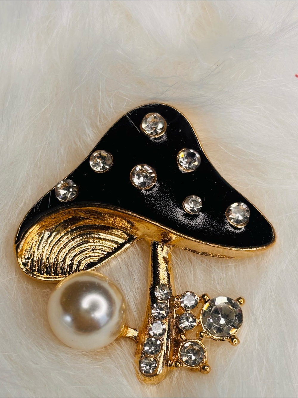 Black Mushroom Rhinestone & Pearl Brooch – Gold Tone